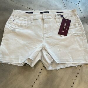 Vigoss White denim shorts with frayed hem